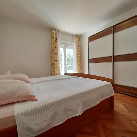 Apartment Ryanair's Summer Vacation Near The