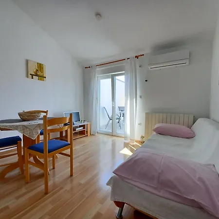 Apartment Ryanair's Summer Vacation Near The *