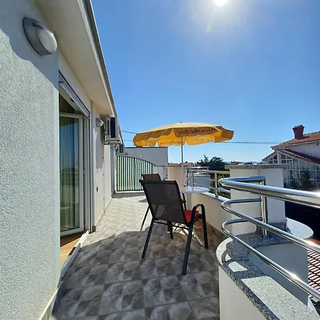 Apartment Ryanair's Summer Vacation Near The