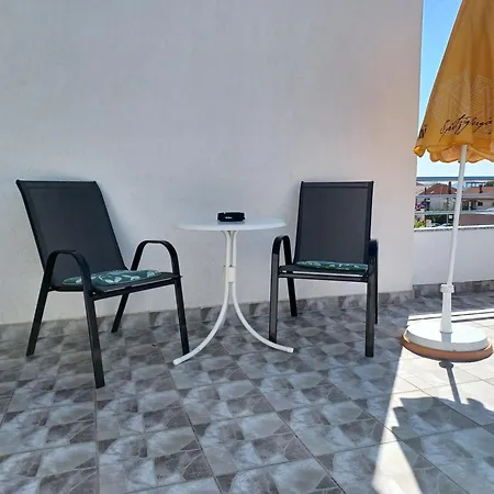 Apartment Ryanair's Summer Vacation Near The *