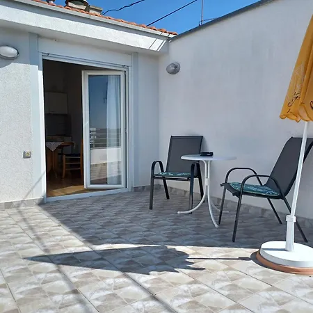 Family Summer Vacation Near The Zadar